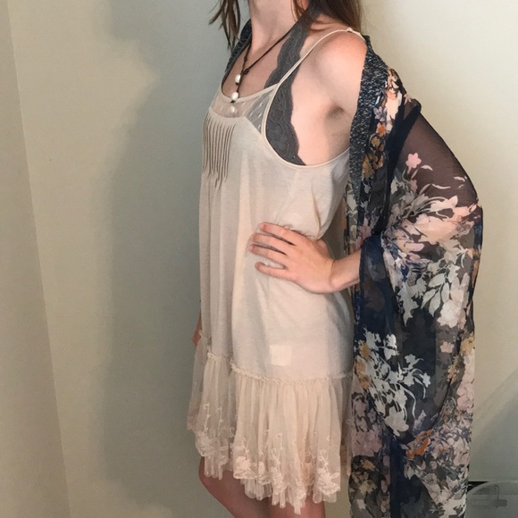 Cream dress/also underdress!Cardigan not included! - Picture 2 of 5